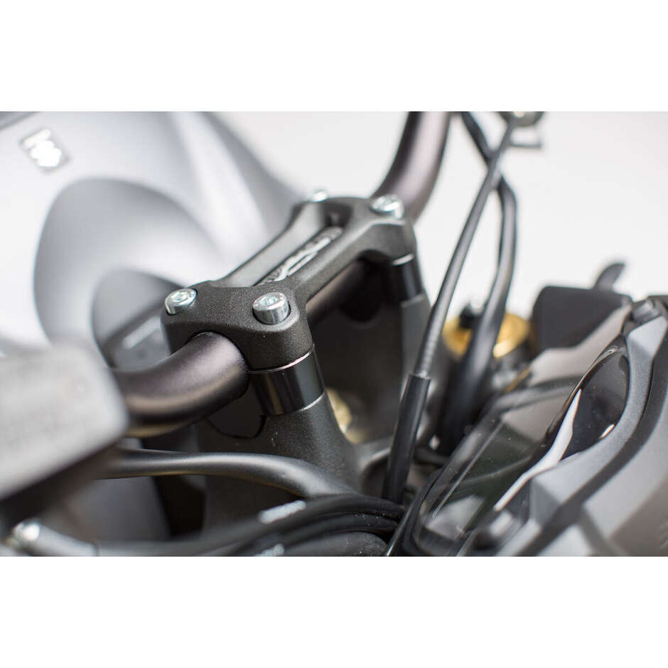 Guidon surélevé 20 mm SW-Motech LEH.05.039.10001/B pour Suzuki GSX-S1000 (15-24) ; GSX-S1000F (15-19) ; GSX-S1000FZ (19) ; GSX-S1000S (19-25)